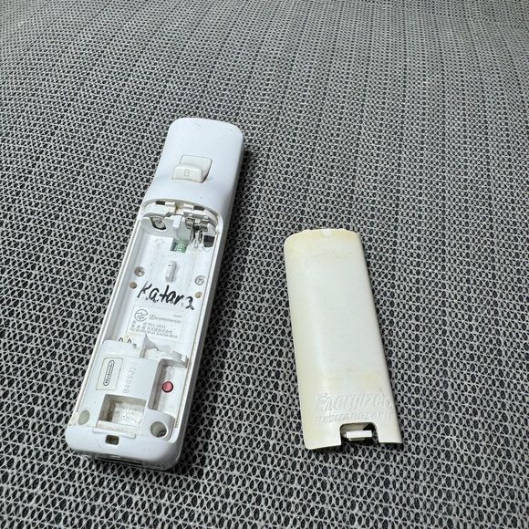 Official Nintendo Wii Remote Controller RVL- 003 OEM White - Picture 2 of 6
